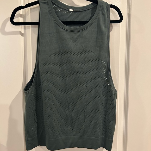 Lululemon top. Size 6 - Picture 1 of 1